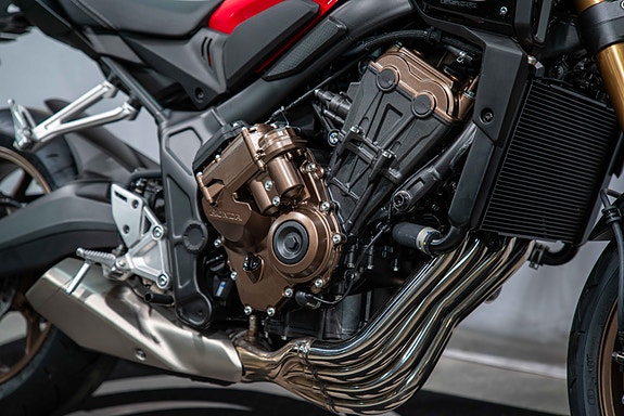 Honda CB650R E-CLUTCH - Sportslig nakensykkel med genial E-Clutch! 6 of 16