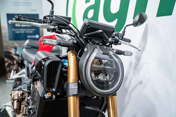 Honda CB650R E-CLUTCH - Sportslig nakensykkel med genial E-Clutch! 16 of 16