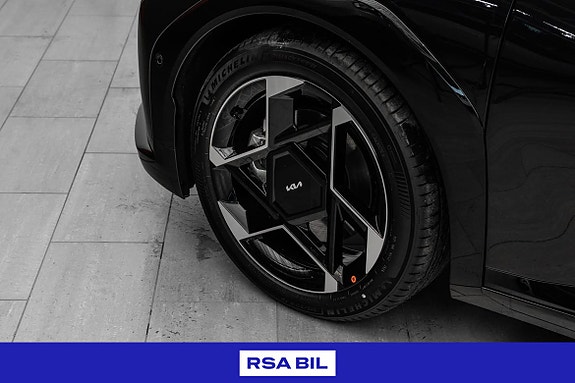 Kia EV4 5 of 30