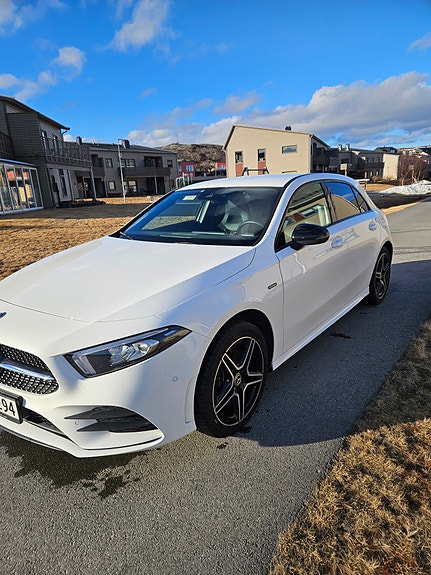 Mercedes-Benz A250 e 8 of 18
