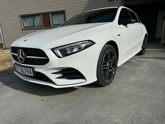 Mercedes-Benz A250 e 11 of 18