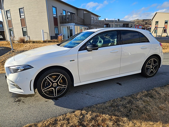 Mercedes-Benz A250 e 2 of 18