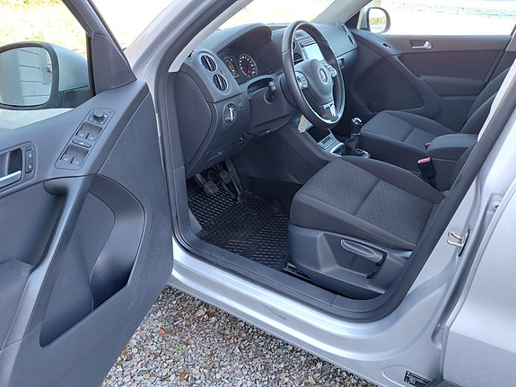 Volkswagen Tiguan 12 of 30