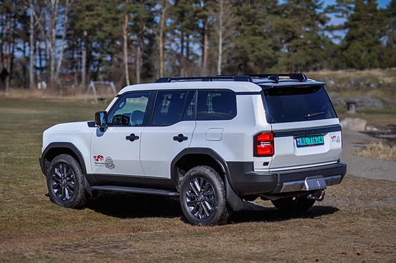 Toyota Land Cruiser 5 of 5