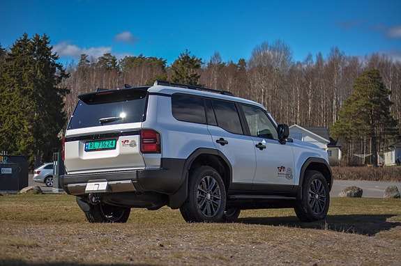 Toyota Land Cruiser 4 of 5