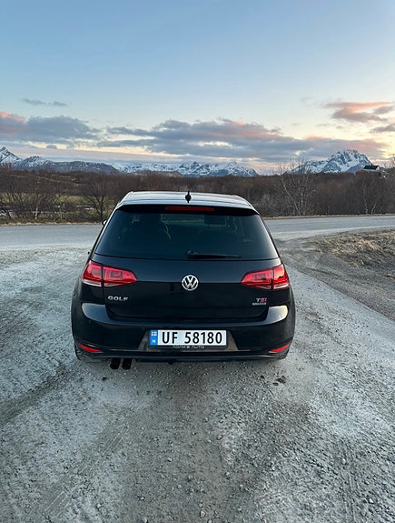 Volkswagen Golf VII 8 of 9