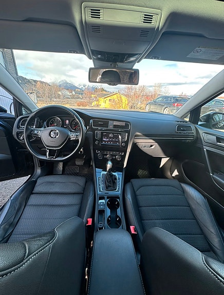 Volkswagen Golf VII 3 of 9