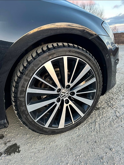 Volkswagen Golf VII 9 of 9