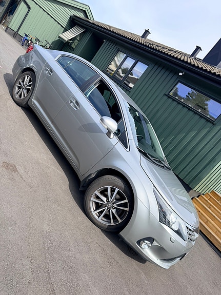 Toyota Avensis 5 of 5