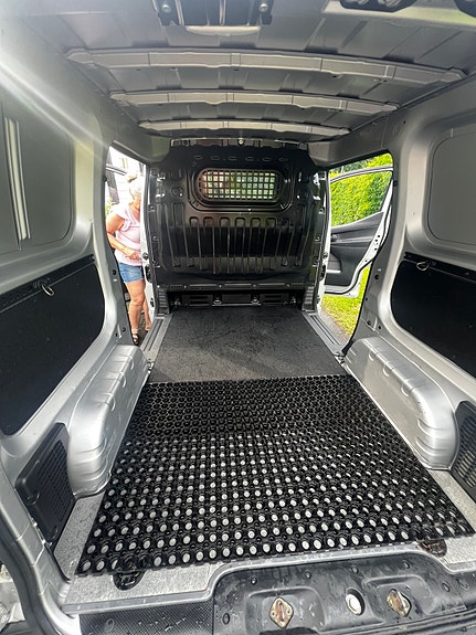 Nissan e-NV200 25 of 30