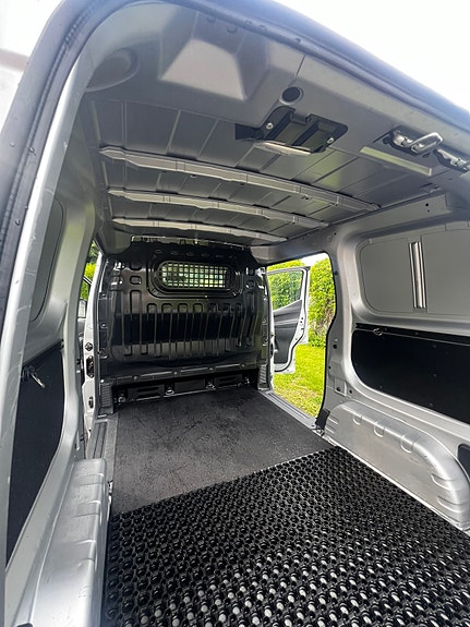 Nissan e-NV200 26 of 30