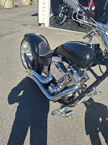 Harley-Davidson FXST Softail Standard / Custom 9 of 10