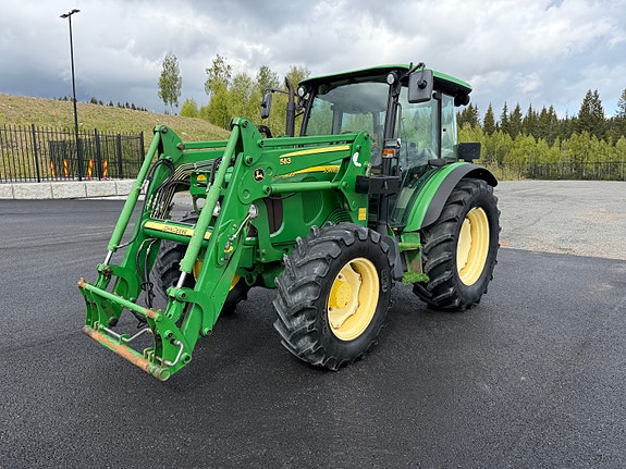 John Deere 5820