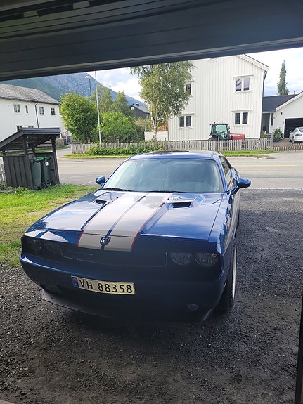 Dodge Challenger 9 of 29