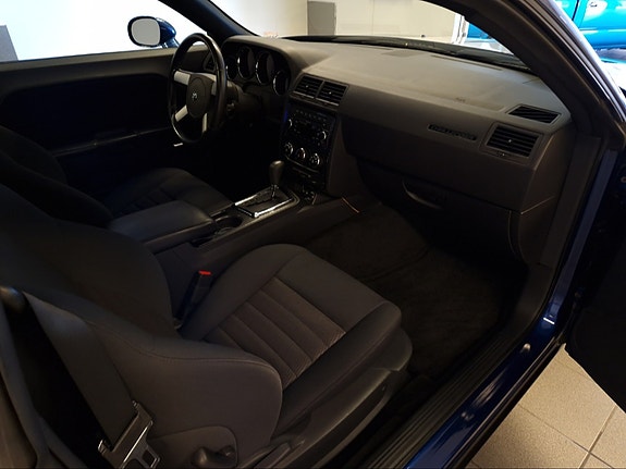 Dodge Challenger 17 of 29