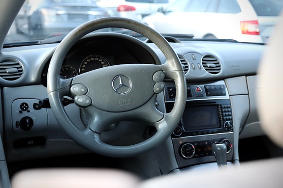 Mercedes-Benz CLK-Klasse 13 of 30