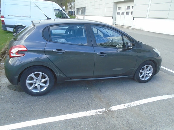 Peugeot 208 9 of 24
