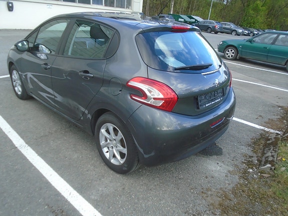 Peugeot 208 6 of 24