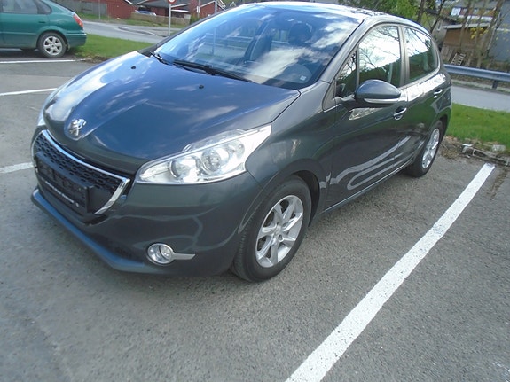 Peugeot 208 4 of 5