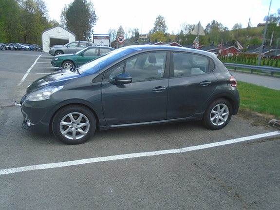 Peugeot 208 5 of 5