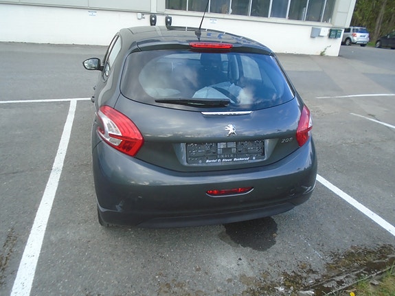 Peugeot 208 7 of 24