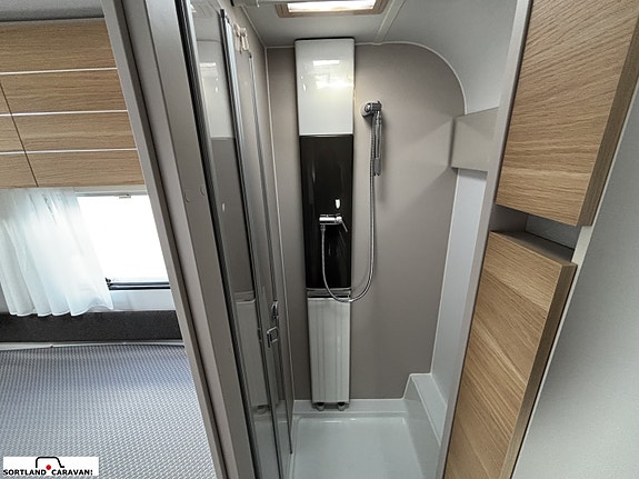 Adria ADORA 572 UT Overståer kampanje! 27 of 30