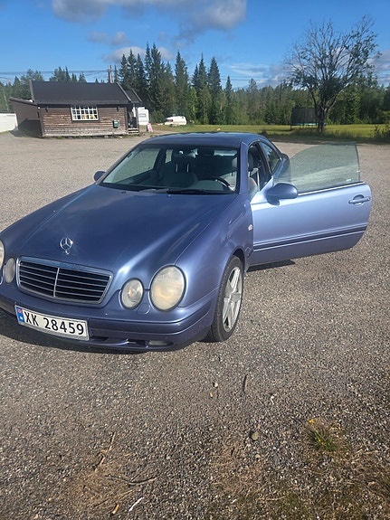 Mercedes-Benz CLK230 4 of 24