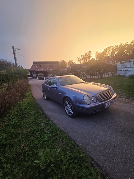Mercedes-Benz CLK230 23 of 24