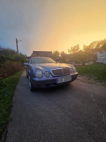 Mercedes-Benz CLK230 6 of 24