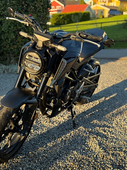 Honda CB 125 R 5 of 7