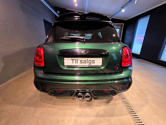 MINI Cooper S 4 of 5