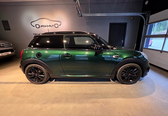 MINI Cooper S 2 of 5