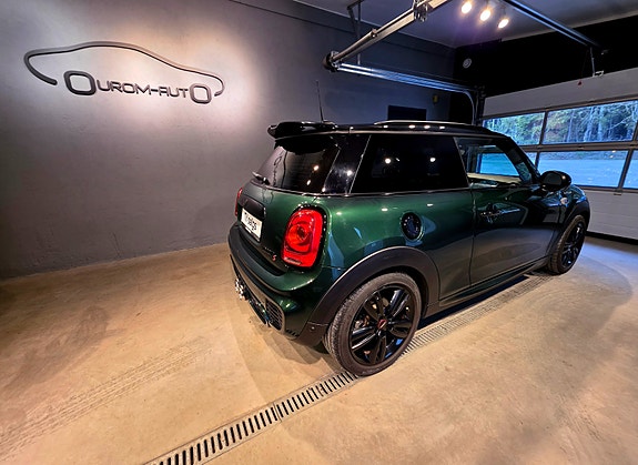 MINI Cooper S 3 of 5