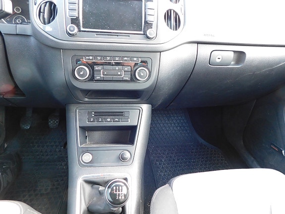 Volkswagen Tiguan 12 of 21