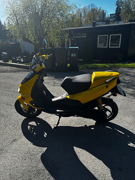 Aprilia SR 50 4 of 7