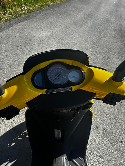 Aprilia SR 50 7 of 7