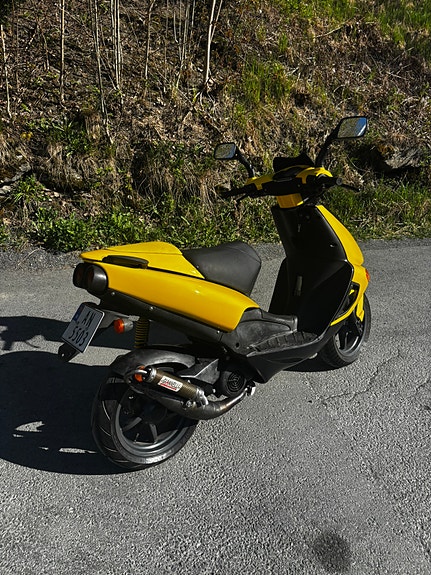Aprilia SR 50 6 of 7