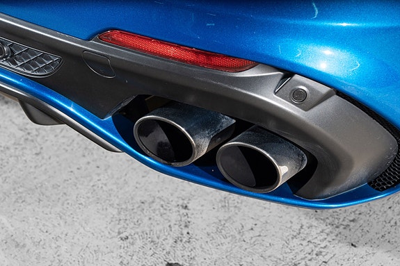 Alfa Romeo Stelvio Quadrifoglio 10 of 30