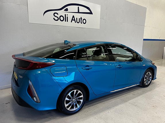 Toyota Prius Plug-in Hybrid 5 of 5