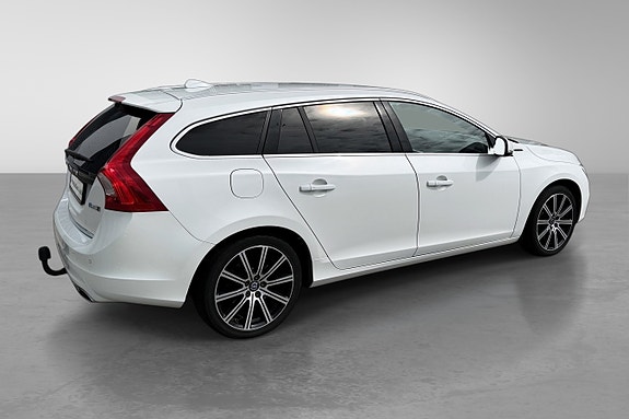 Volvo V60 5 of 30