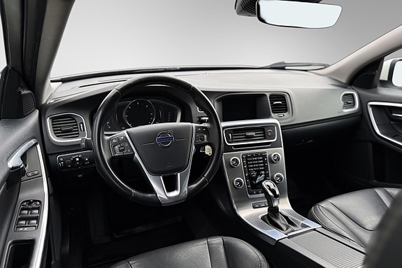 Volvo V60 16 of 30