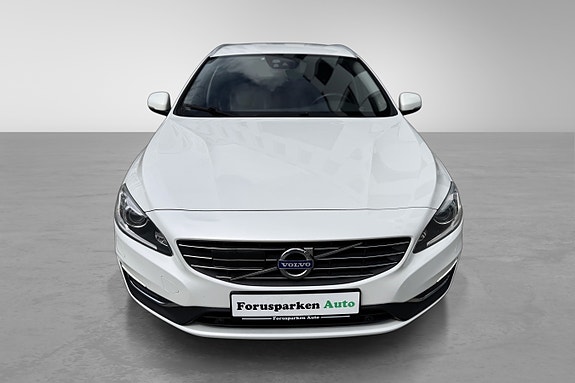 Volvo V60 14 of 30