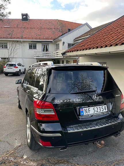 Mercedes-Benz GLK220 3 of 8