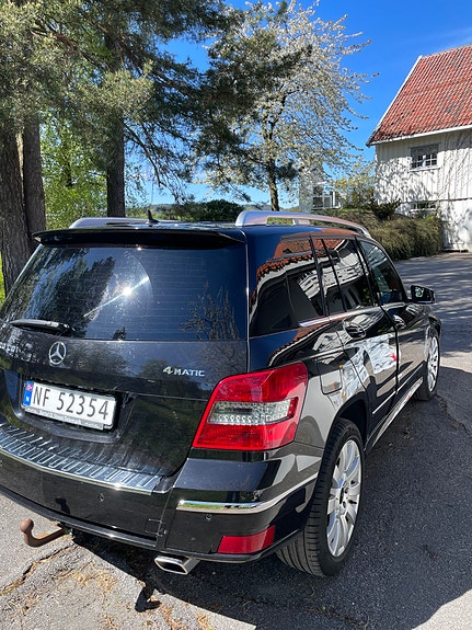 Mercedes-Benz GLK220 4 of 8