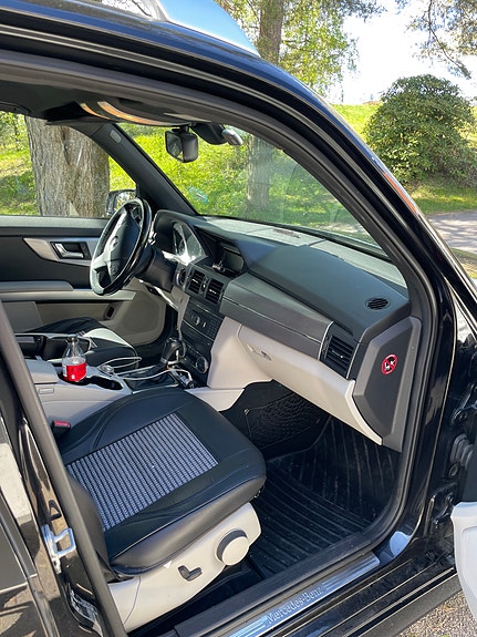 Mercedes-Benz GLK220 8 of 8