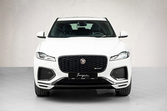 Jaguar F-PACE 5 of 5