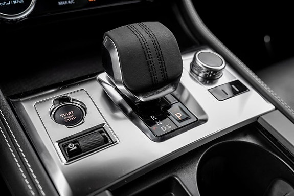 Jaguar F-PACE 21 of 30
