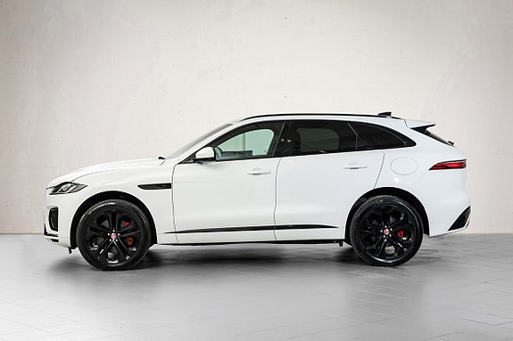 Jaguar F-PACE 4 of 5