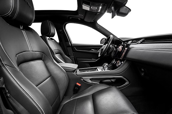 Jaguar F-PACE 28 of 30