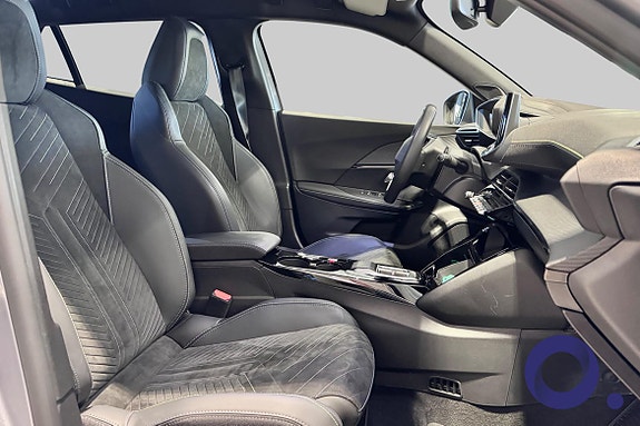 Peugeot e-2008 9 of 18
